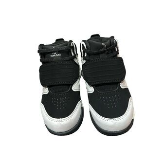 SHAQ Boys size 7 DEVASTATOR BASKETBALL SHOES/sneakers
